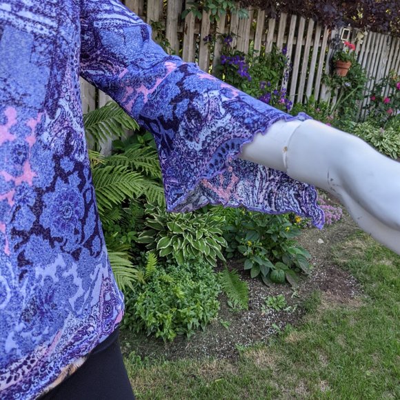 Floral top with novelty sleeve - Clearice Paris - Picture 2 of 3